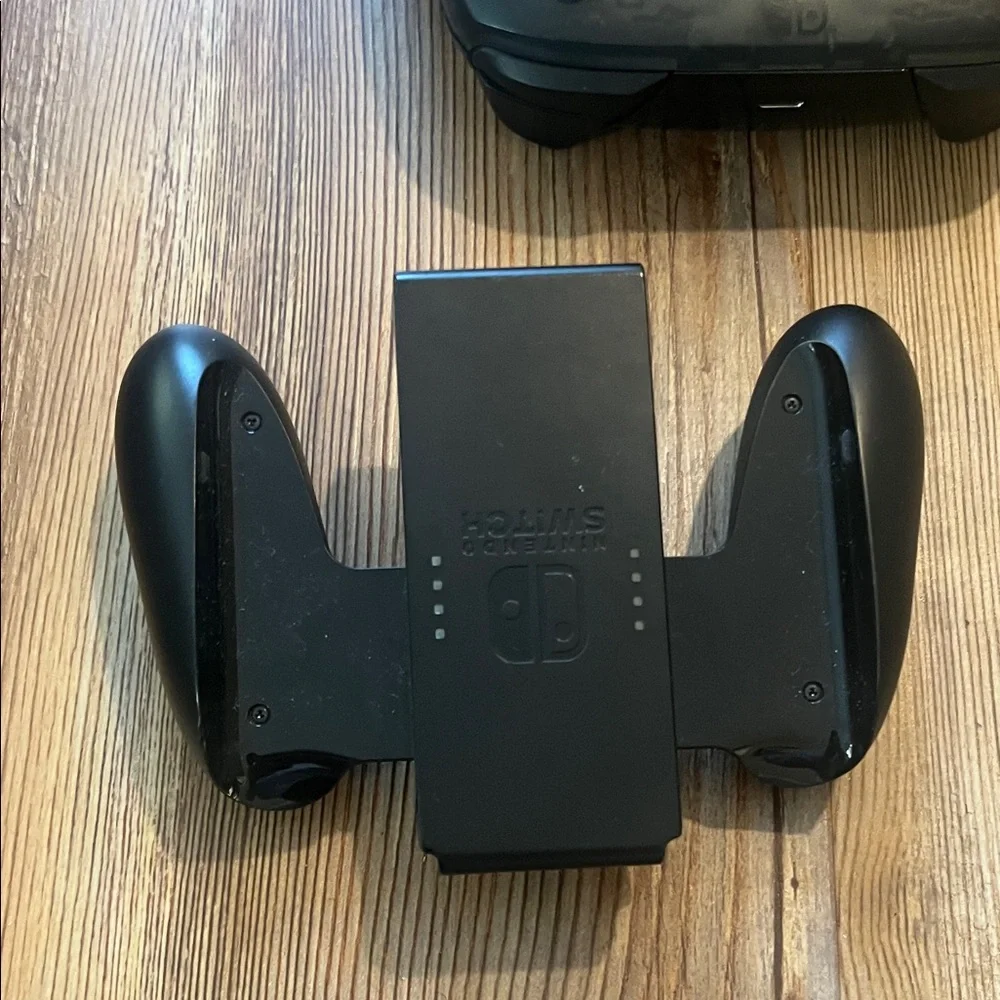 Nintendo Switch Accessory Bundle - Picture 7 of 14